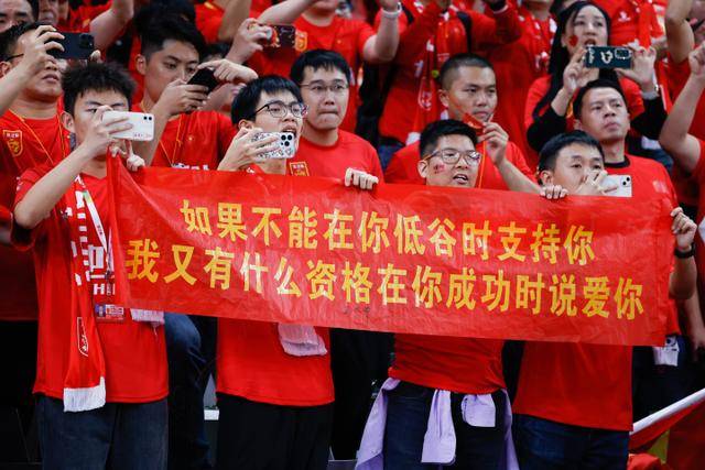 西甲对决：埃尔切主场迎战巴萨，阵容揭晓